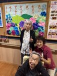 敬寿園七里ホームデイサービスセンターです。5月の工作で紫陽花作りを行いました❣️壁画用とお持ち帰り用を作り、
デイサービスフロアには色とりどりの紫陽花で華やかになりました😊

#敬寿園
#工作
#紫陽花